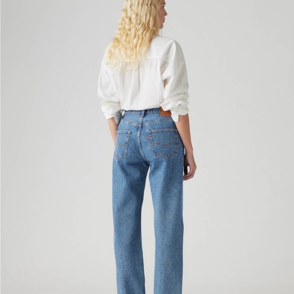 Levi's 501 ‘90s Women's Classic Straight Leg Denim Jeans - Picture 3 of 3